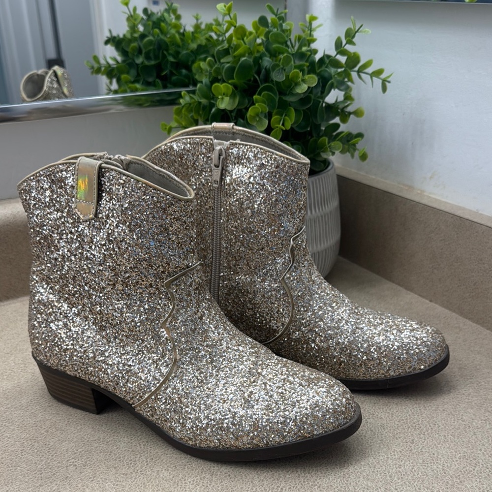 Sparkling Silver Ankle Boots with Glitter Finish
